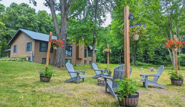 Relaxing nature getaway with all the amenities