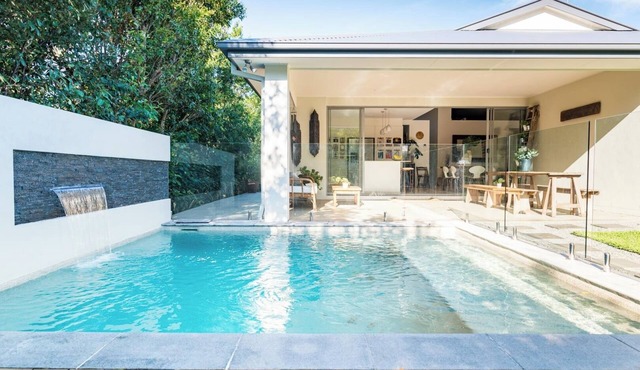 Relaxing Noosa Heads home minutes from the beach yet peaceful & private -monthly