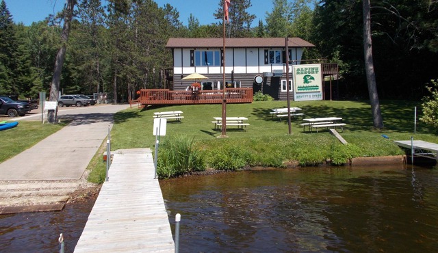 Relaxing Northwoods on Beautiful Oneida Lake