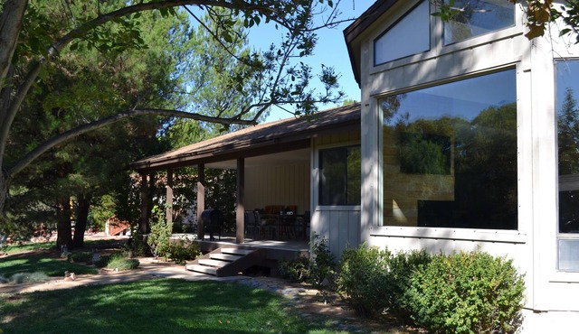 Relaxing Oak Creek Retreat