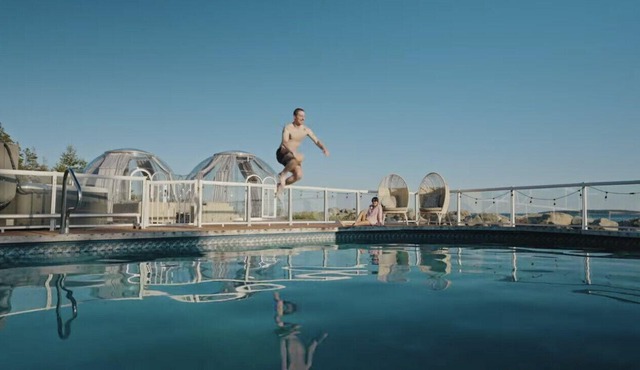 Relaxing Oceanfront Retreat . Hot tub -sauna-pool-clear domes-private