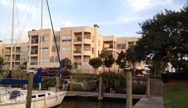 Relaxing & Peaceful Coastal Living *PANORAMIC LAKEVIEW* Kemah Boardwalk, 1 mile