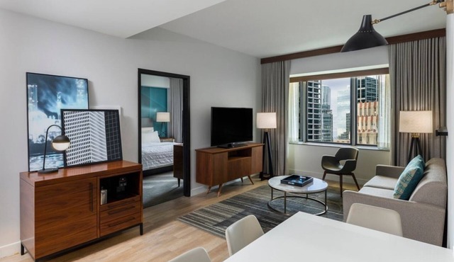 Relaxing Pet Friendly space in Downtown Houston!