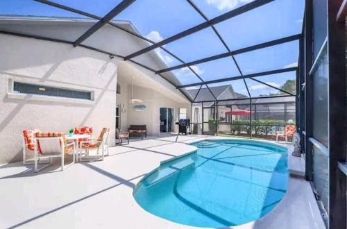 Relaxing, Private Family Home At Lake Berkley Resort, South Facing Pool, Near Disney, SeaWorld