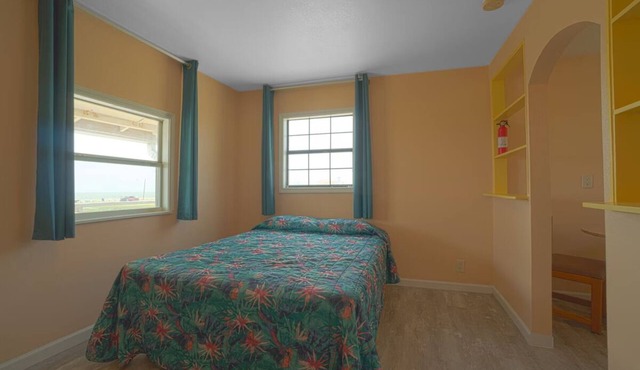 Relaxing Queen Room by USS Lexington – Pet Friendly w/Free Parking