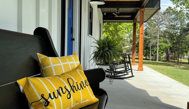 Relaxing, quiet, brand new retreat on wonderful Lake Eufaula, Oklahoma.