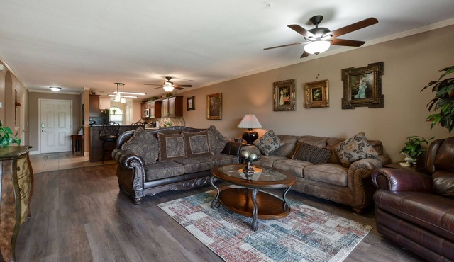 Relaxing & Quiet - Indoor Pool -Only 1 Mile to the Branson Strip