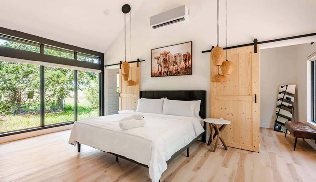 Relaxing Ranch, Friendly Animals, Modern Stay