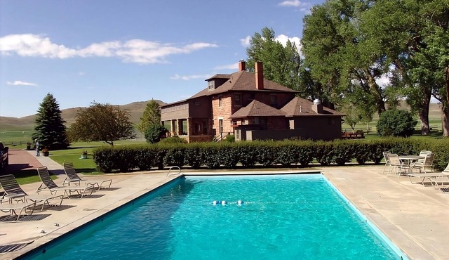 Relaxing Ranch Stay! Free Parking & Breakfast, Pool, Fishing, Horseback Riding