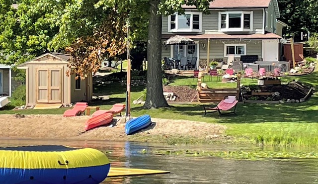 Relaxing Retreat Bella Lakehouse on Townline Laken