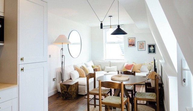 Relaxing Retreat with Terrace & Sea Views - Sleeps 4