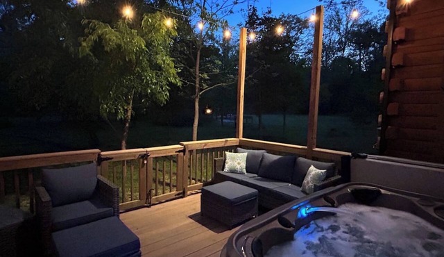 Relaxing Retreat: Hot Tub, Hot Cocoa, Fire Pit, Movie Night with Popcorn, Games