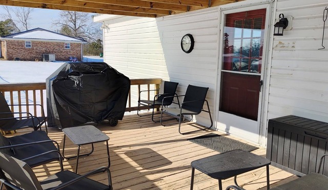 Relaxing retreat near Norfork Lake and White River. 3 Bedroom 2 Bath - Sleeps 10