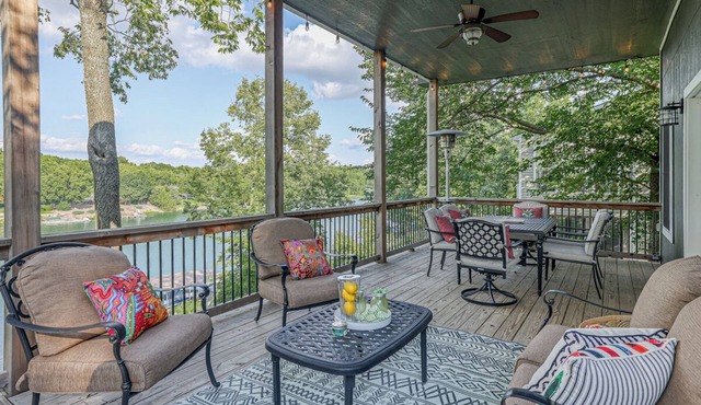 Relaxing retreat with beautiful view. Swim, kayak, paddle board, fish, relax!