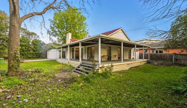 Relaxing Ringwood Getaway near Mullum Mullum Trail