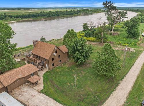 Relaxing River Cabin!