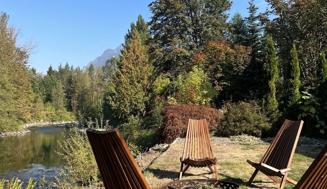 Relaxing River Retreat