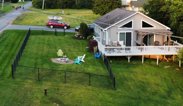 Relaxing River view home in peaceful neighborhood. Pets considered.