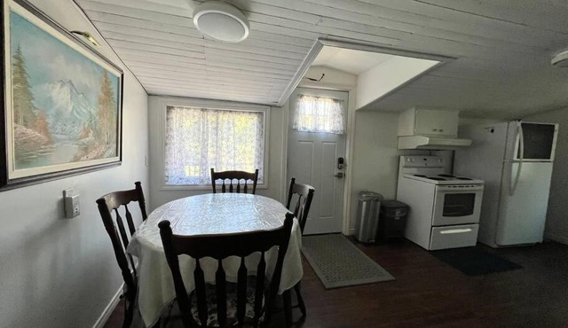 Relaxing Riverside Getaway with a Cozy Fireplace