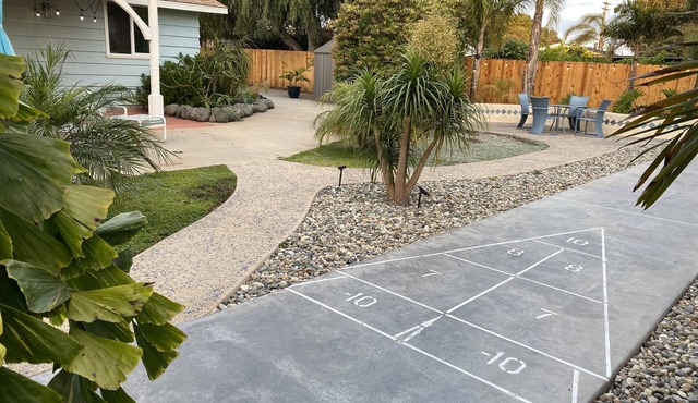 Relaxing, Romantic, and Fun! Private, Quiet, and Less than a mile to the Ocean!