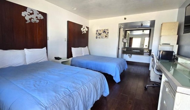 Relaxing Room for Family Stays Just Minutes from Disneyland Attractions