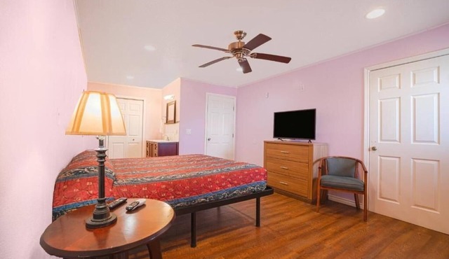 Relaxing Room Minutes from Mustang Island