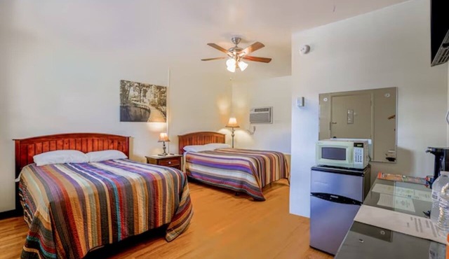 Relaxing Room Near Outdoor Attractions, Golf Course and Free Parking