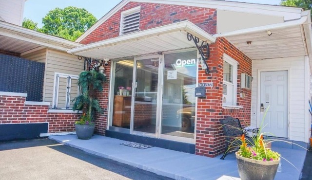 Relaxing Room near Sight & Sound Theatre + Free On-Site Parking