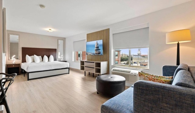 Relaxing Room Perfect for Business or Leisure Trip | Willowbrook Mall - 5.8 mile
