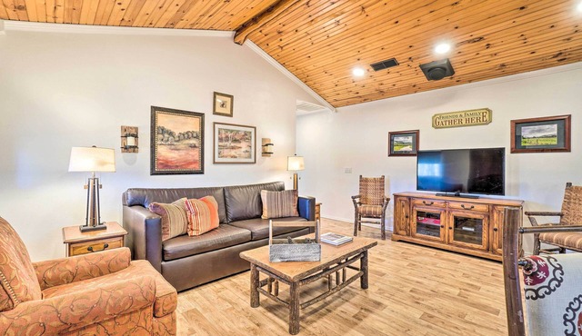 Relaxing Rural Harrison Home - 11 Mi to Town