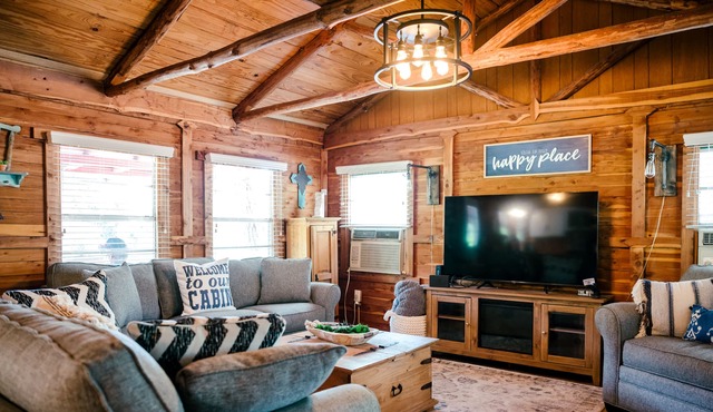 Relaxing, Rustic Cabin on the Lake