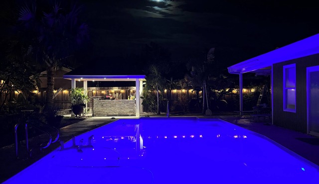 Relaxing Sarasota Escape Private Pool Outdoor lounge/kitchen