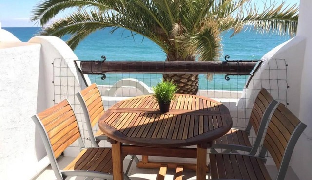 Relaxing Seafront Escape w/Parking by Hostem