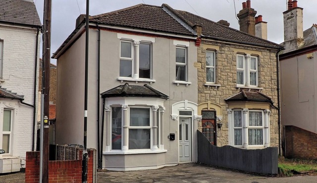 Relaxing Seaside Retreat w/Pool Table Southend