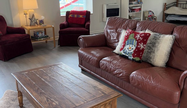 Relaxing Small-Town Retreat in Lawrenceville