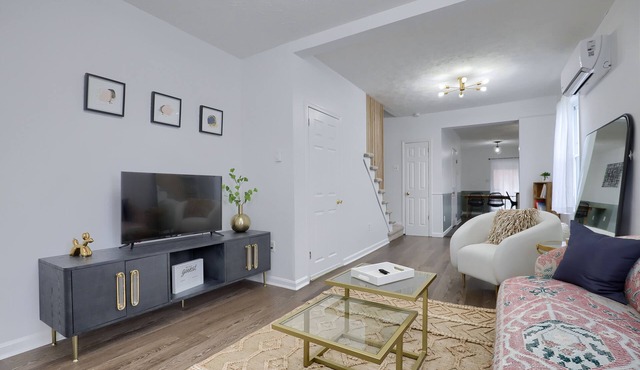 Relaxing Small Town Retreat - Yard and Parking