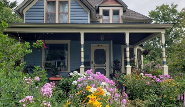 Relaxing South Hill Loft - Studio Apartment in Historic Stillwater Minnesota