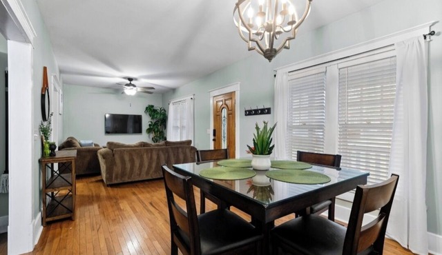 *Relaxing Southern Comfort Retreat*- 5mins from Downtown