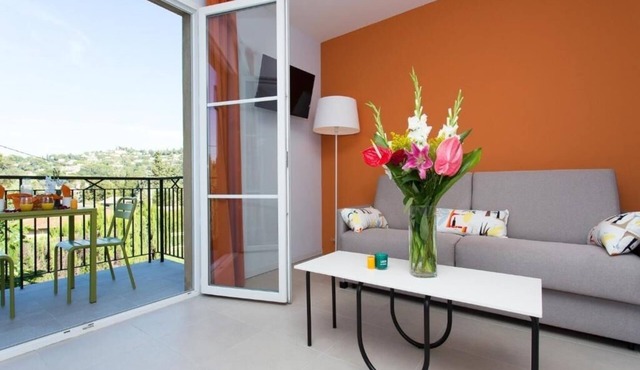 Relaxing Space Ideal For Family Stay w/Kitchen & Living Area | Access to Pool