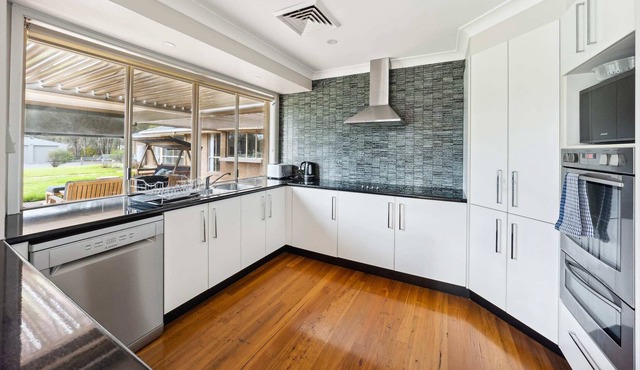 Relaxing, Spacious 3BR Getaway Retreat