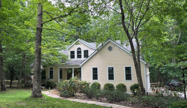Relaxing, spacious home nestled in the woods and near Sewanee's main campus.