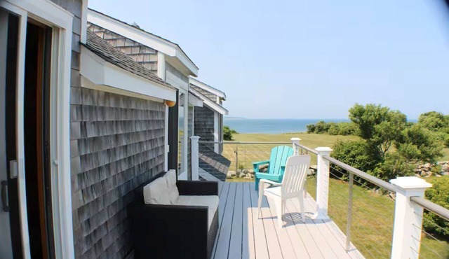 Relaxing Spring Street Cottage with Ocean Views