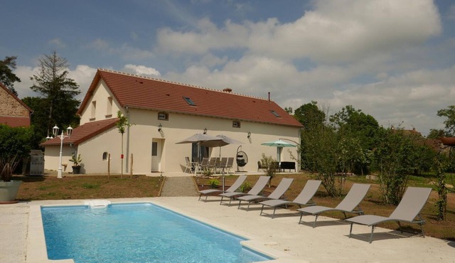 Relaxing stay with private pool and activities in Haut-Bocage
