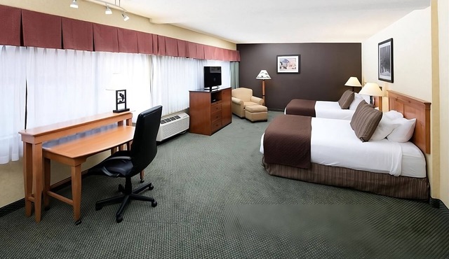 Relaxing Stay! 2 Pet-friendly Units, Pool, Near Conrad Mansion, FREE Parking!