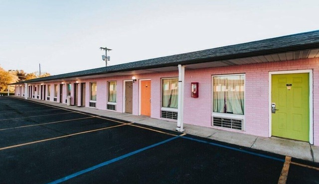 Relaxing Stay at Knights Inn Berea! Free Breakfast, Parking, Pets Allowed!