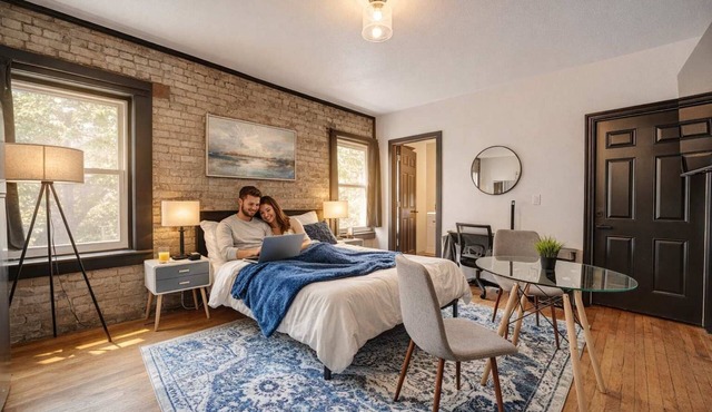 Relaxing Stay Near DT | Near Lakefront & Culture