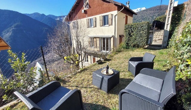 Relaxing stay with mountain views - spacious rooms barbecue brazier!