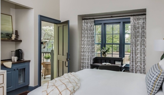 Relaxing Stay with Golf, Spa, and Outdoor Pool! Pets Allowed!