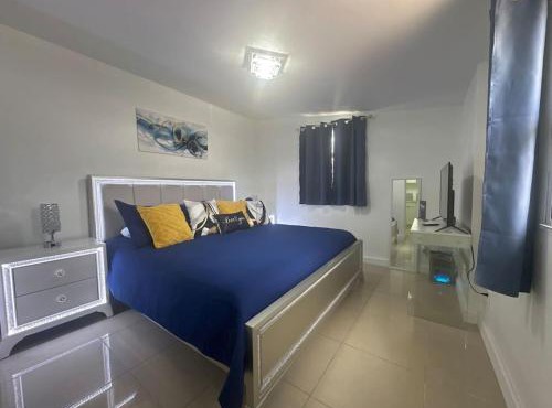 Relaxing Studio Getaway w BBQ, Patio and Parking