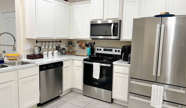 Relaxing Townhome! near Mayo-HCA Memorial Hospital